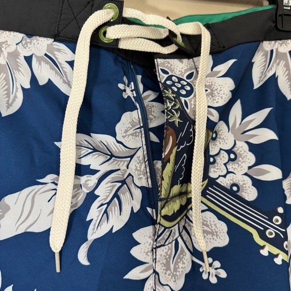Tommy Bahama Relax Board Swim Shorts Men 40 Floral Beach Surf Hawaiian Trunks - Picture 2 of 6